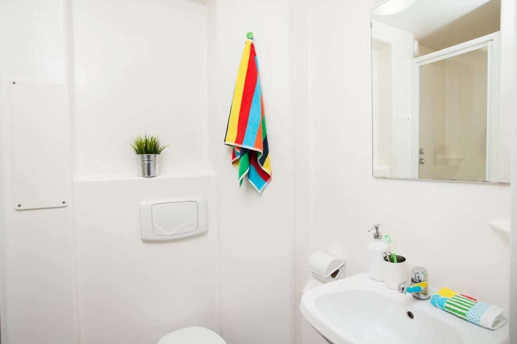 Glasgow Residence Accommodation - Bathroom